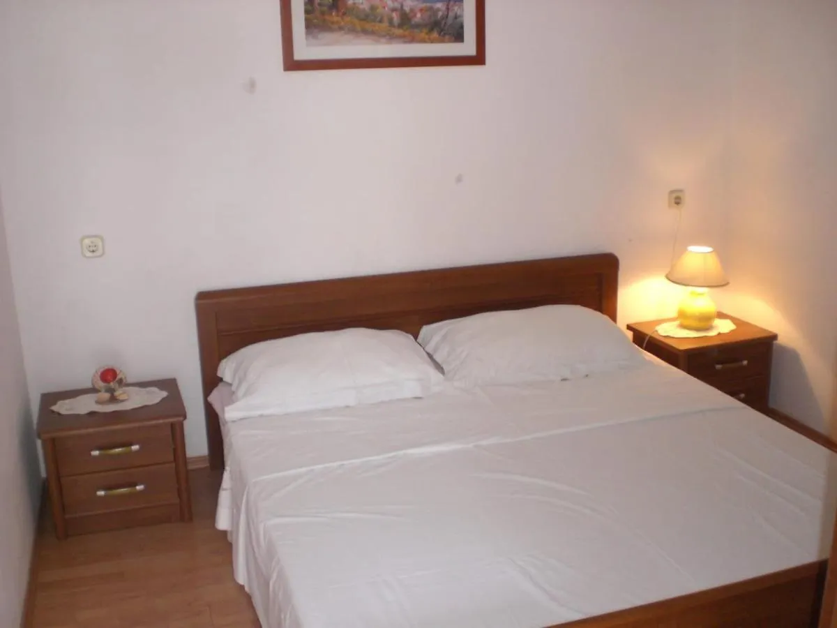 Apartmani Vesna Vir 0*,