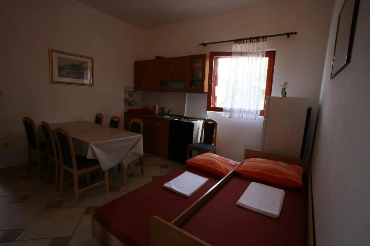 Apartmani Vesna Vir 0*,  Croatia